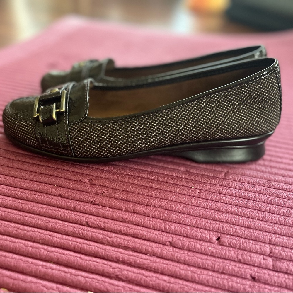 Brown Aerosoles Flats w/memory foam